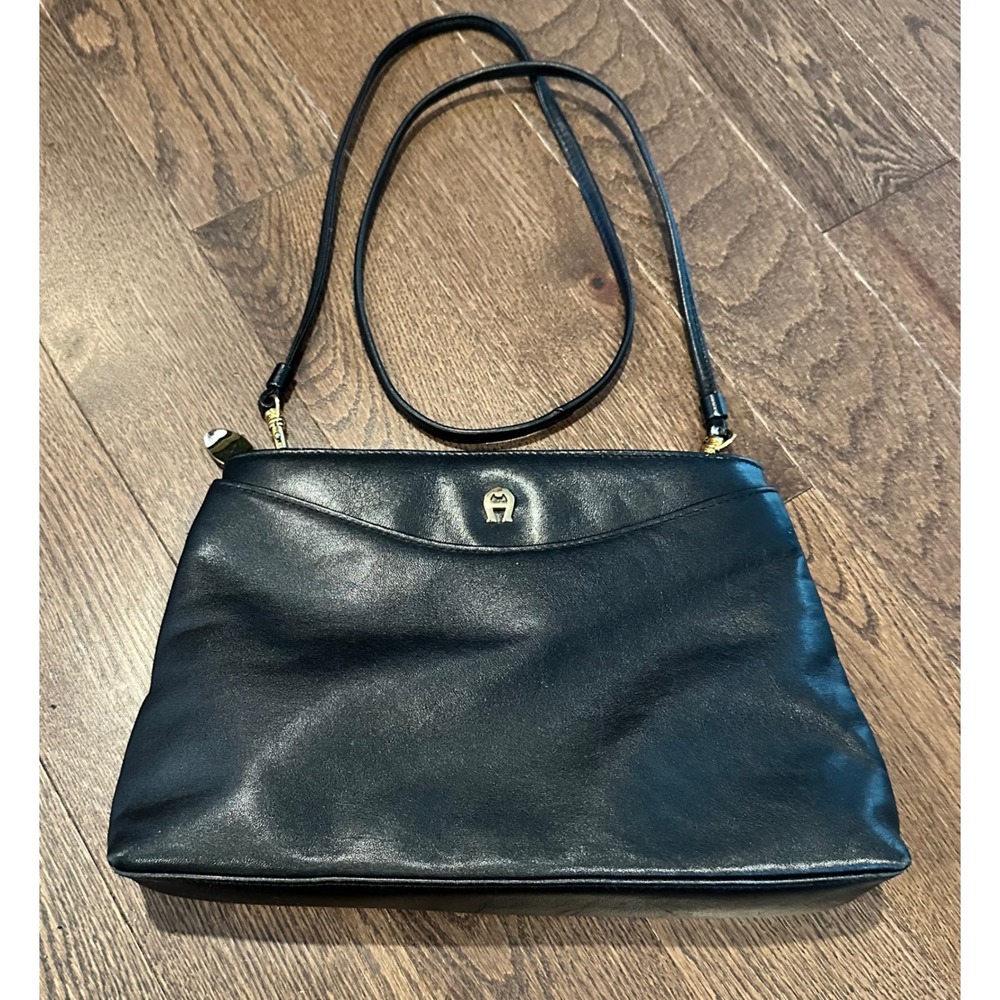 Etienne Aigner Black Leather Crossbody Bag Gold Logo Vintage Shoulder Purse